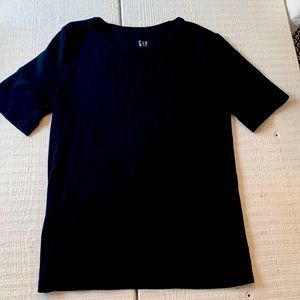 Black modern tshirt size medium